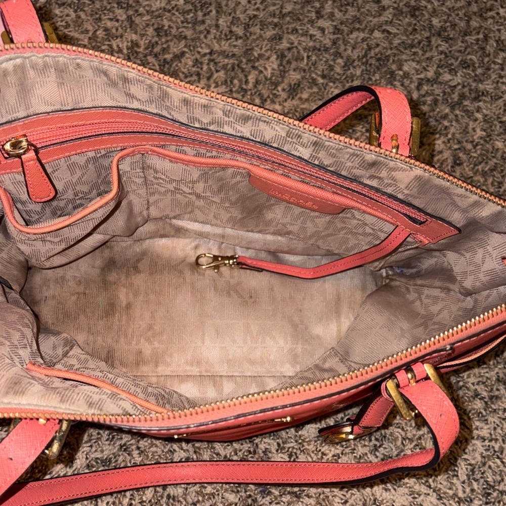 Vintage Authentic Michael Kors Vibrant Coral Tote Bag with Pockets - Picture 6 of 11